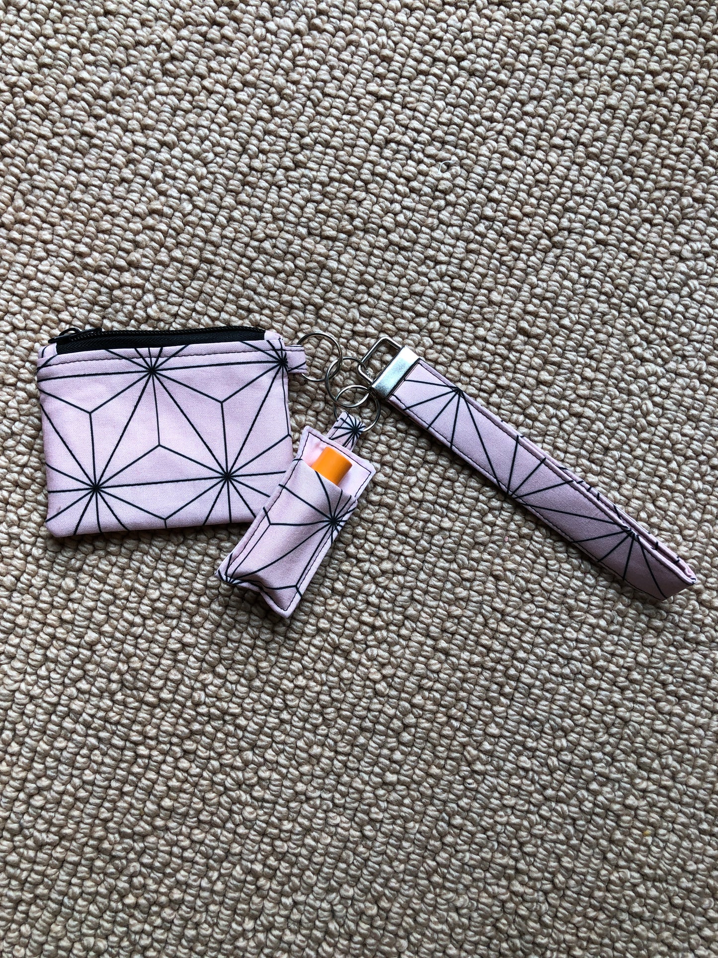 Anime-Inspired Pink Geometric Quilted Card Wallet