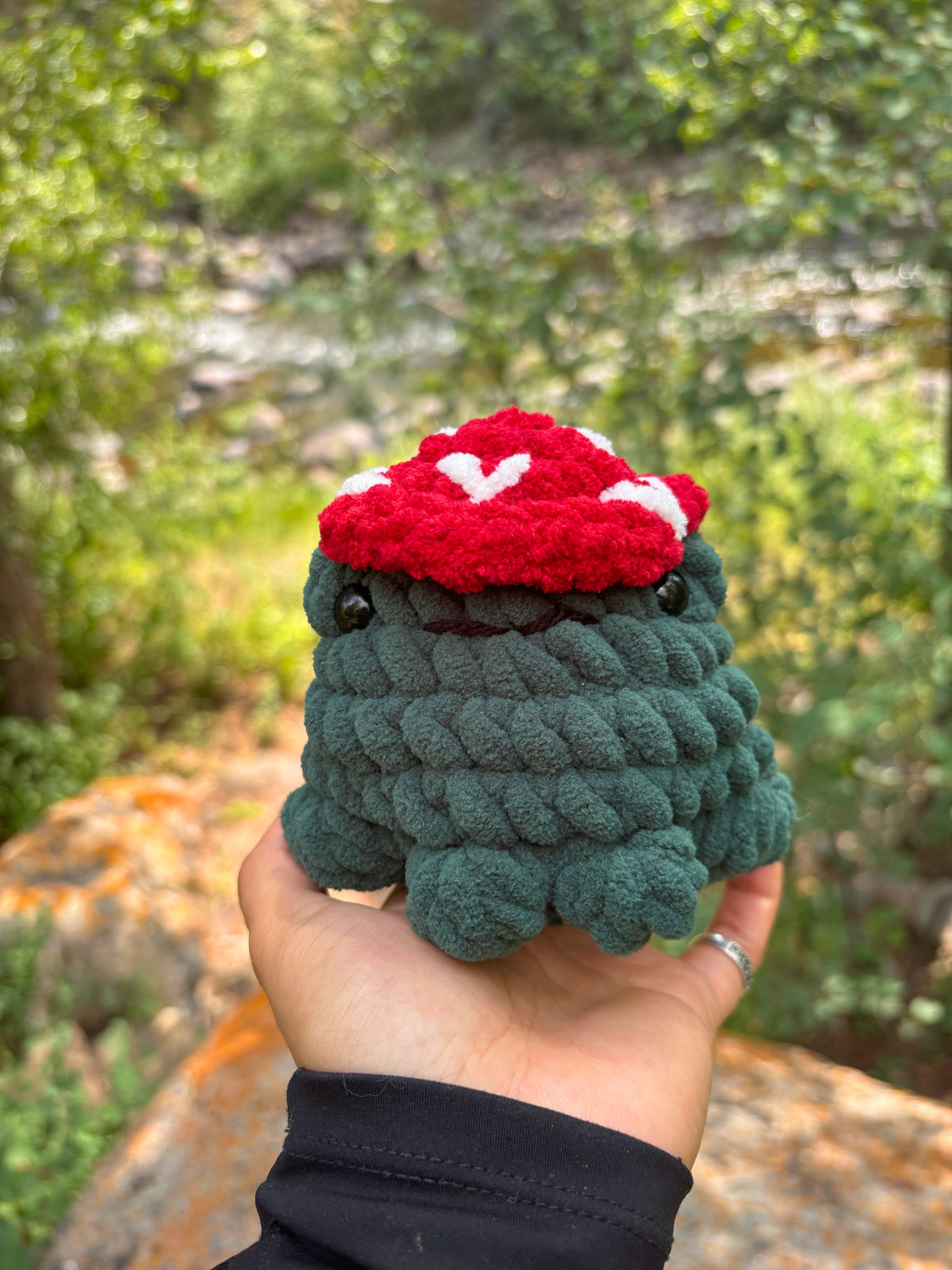 No Sew Mushroom Frog - Beginner Crochet Pattern PDF