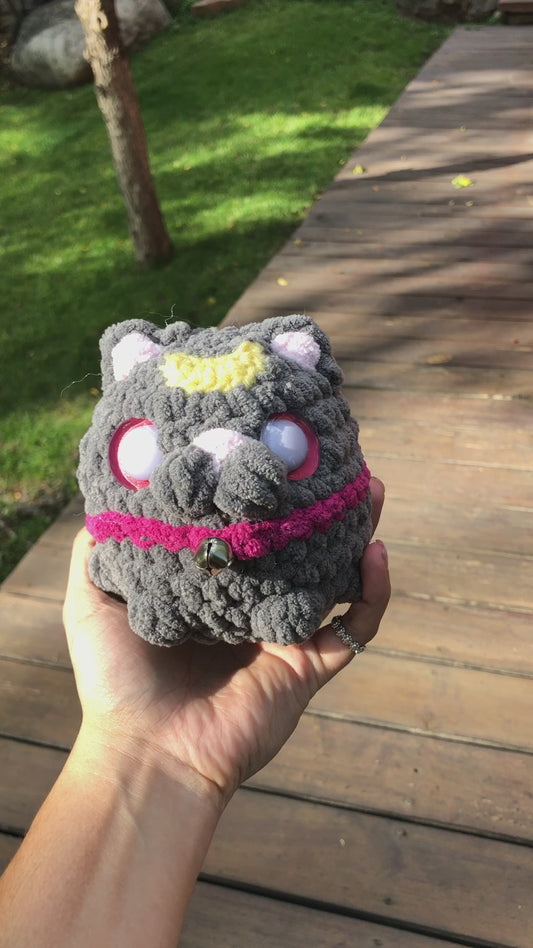 Hand-Painted Glittery Green and Black Sinker Safety Eyes